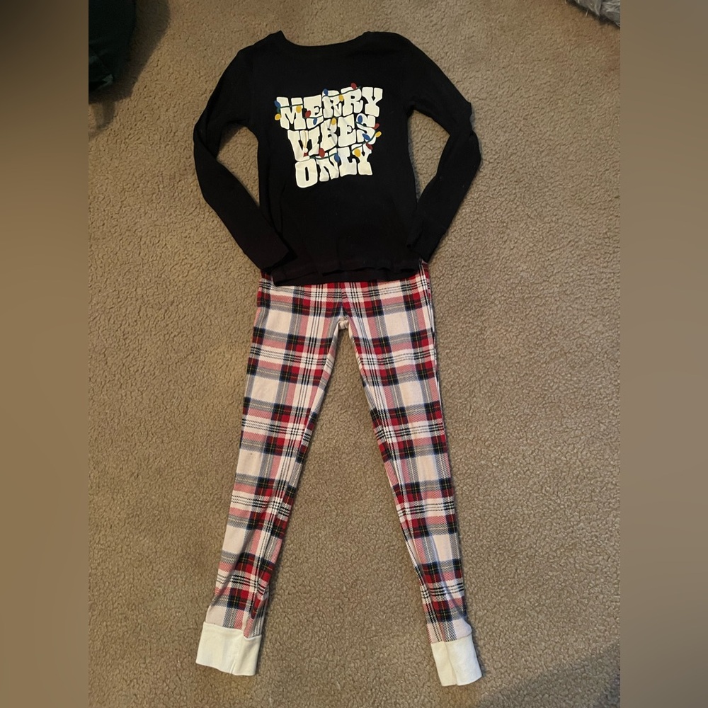 Kids Old Navy Christmas Pajamas Pajama set size medium 8